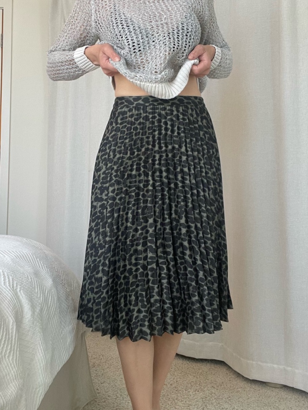 Banana Republic S / 2 Pleated Leopard Midi Skirt